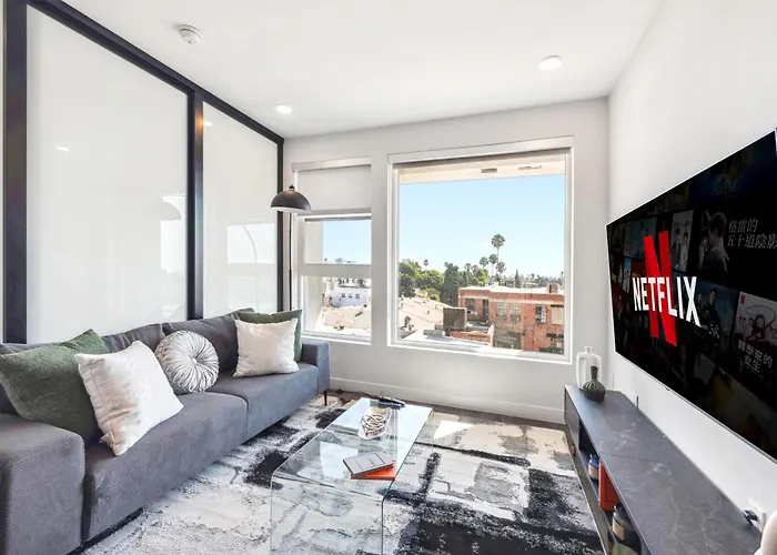 Designer 1Bdr With Luxury Pool&Gym, Free Parking