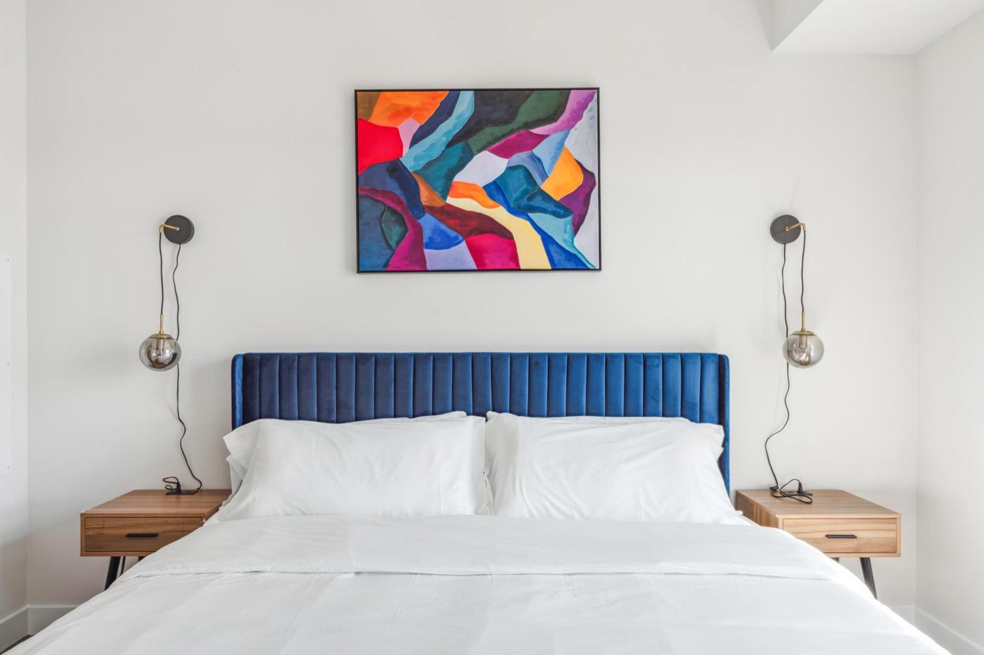 Designer 1bdr With Luxury Pool&gym, Free Parking Apartment *