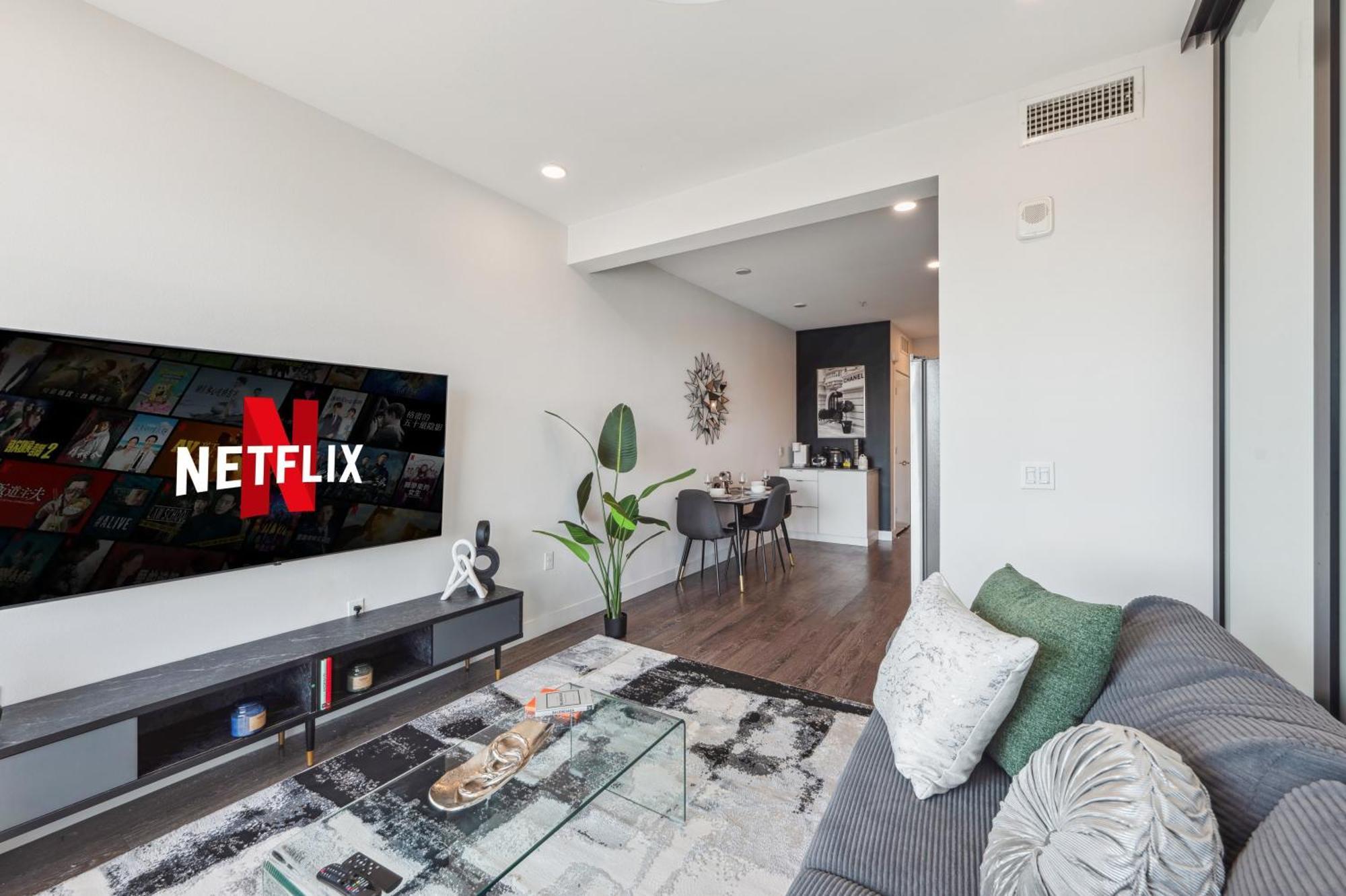 Designer 1bdr With Luxury Pool&gym, Free Parking Los Angeles
